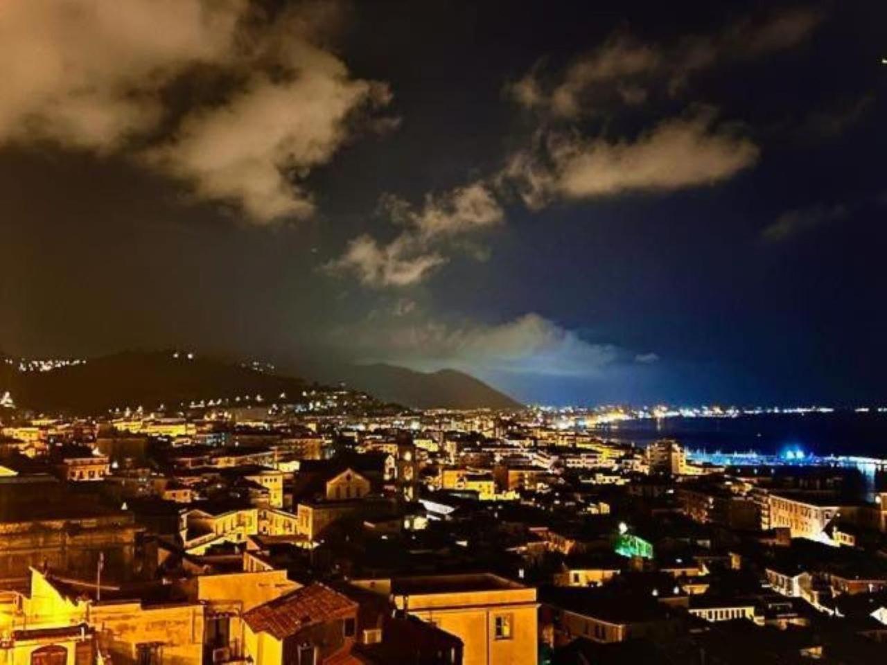Апартаменты Ti Racconto Il Mare Салерно Экстерьер фото
